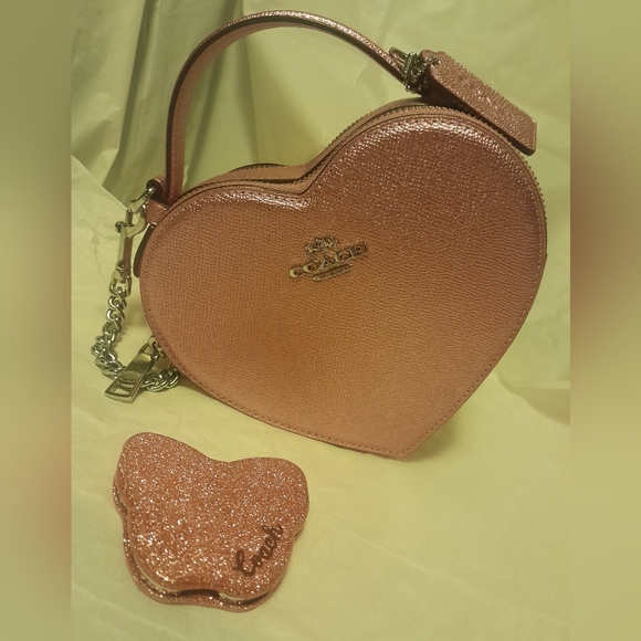 COACH Heart Shape Cossbody/Handbag & Coach Compact Mirror/Matching Wristlet NWT - Picture 4 of 17